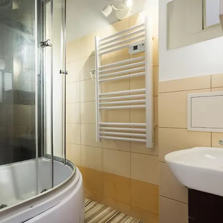 Srodka Apartment *